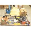 Image 1 : PALLET WITH RIDGID VACUUM, GRINDING DISCS, ROOF