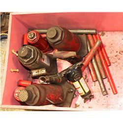 WOOD BOX WITH BOTTLE JACKS