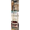 Image 1 : 10' ALUMINUM LADDER