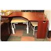 Image 1 : WOOD TONE CORNER DESK