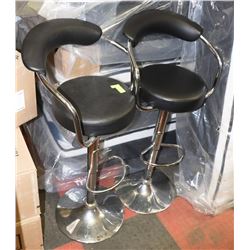 PAIR OF MATCHING STOOLS