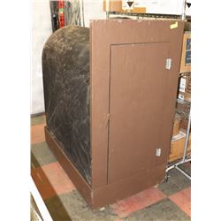 POP UP FISHING TENT WITH BOX