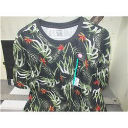 New Women's shirt Size XL