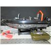 Image 2 : RC Fishing Boat / not tested requires AA Battery's
