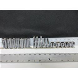 18 piece 3/8 dr Sockets / 7 Sockets are MAC / deep are Challenger