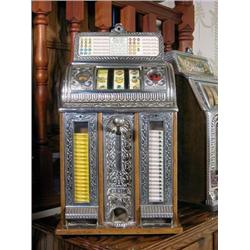 Caille Center Pull Slot Machine