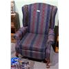 Image 1 : WONDERFUL WINGBACK RECLINER