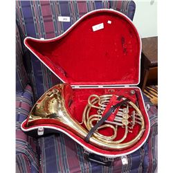 VINTAGE HUTTL STUDENT FRENCH HORN IN CASE