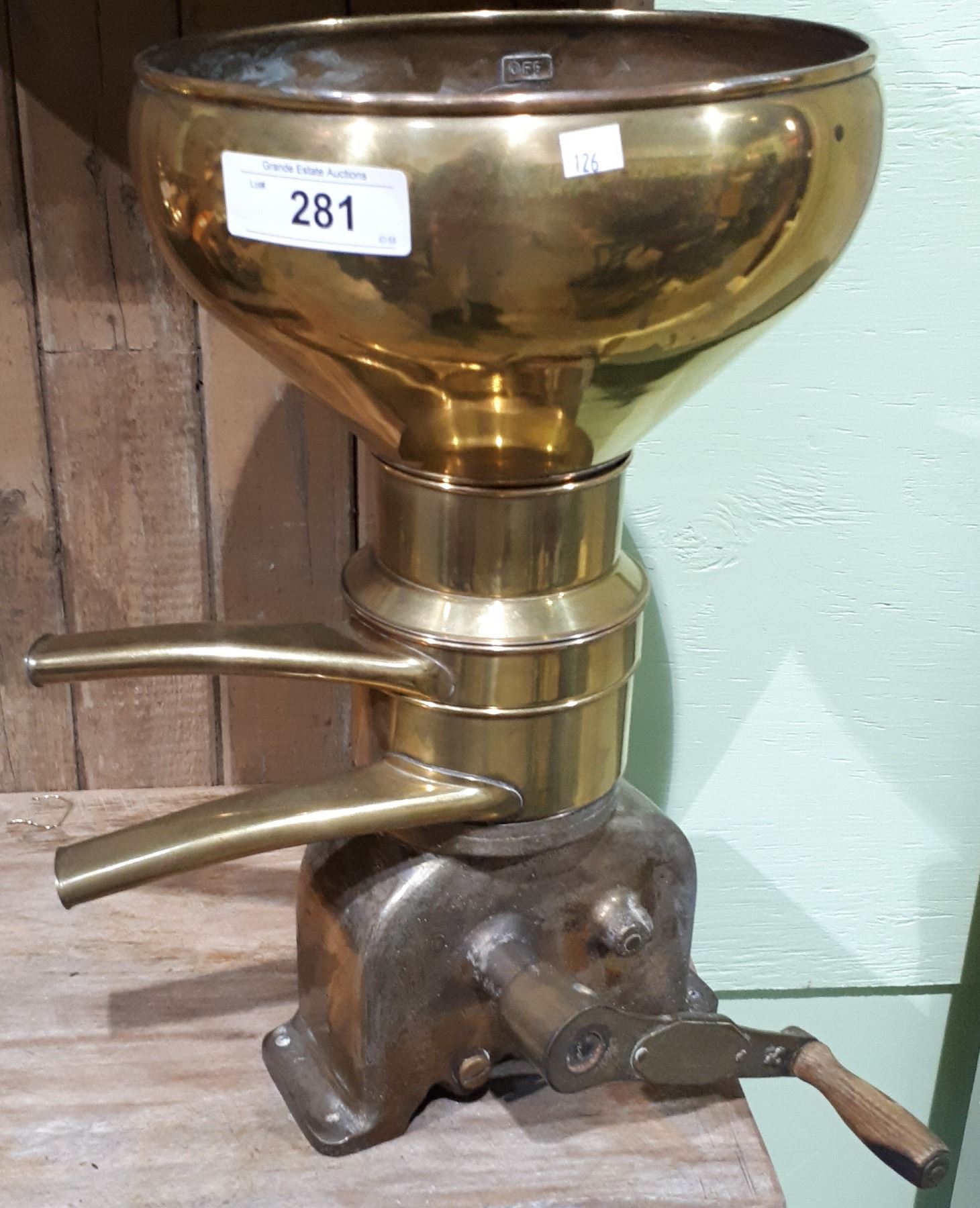 ANTIQUE LISTER HAND CRANK CREAM SEPARATOR