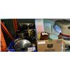 Image 1 : LOT OF POTS, PANS, KITCHEN APPLIANCES, AND TUPPERWARE