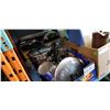 Image 2 : LOT OF POTS, PANS, KITCHEN APPLIANCES, AND TUPPERWARE