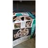 Image 2 : SUNTRACKER SUN CAST WALL MOUNT HOSE REEL IN BOX