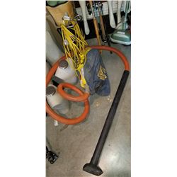 SHOP VAC W/ HOSE