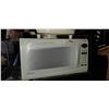 Image 2 : WHITE PANASONIC MICROWAVE INVERTER AND GEORGE FOREMAN GRILL