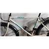 Image 2 : WHITE RALEIGH BIKE