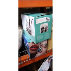 JEWELERY STORAGE CASE AND ISONICULTRASONIC JEWELERY CLEANER