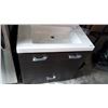 Image 3 : NEW VANITY WITH SINK