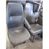 Image 3 : 2 STOCK CAR CHAIRS