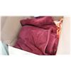 Image 2 : BOX OF TOWELS