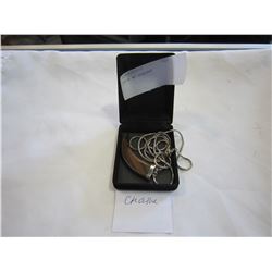 CHAIN W/ PENDANT
