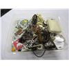 Image 2 : TRAY OF JEWELRY