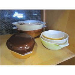 LOT OF PYREX DISHES