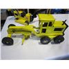 Image 3 : TONKA BACKHOE AND GRADER