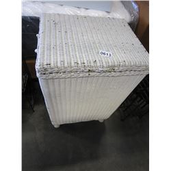 WICKER HAMPER