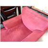 Image 3 : RED UPHOLSTERED CHAISE