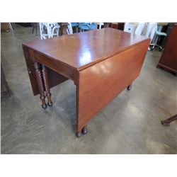 ANTIQUE DROPLEAF GATELEG TABLE