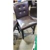 Image 2 : 2 LEATHER BAR STOOLS