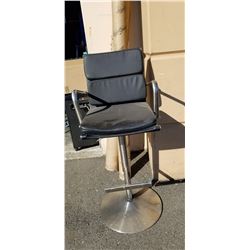 GAS LIFT BAR STOOL