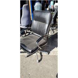 ROLLING OFFICE CHAIR