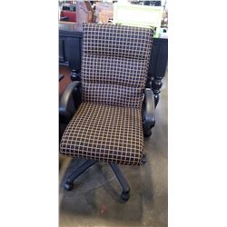 STRIPED ACCENT CHAIR