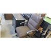 Image 2 : STRIPED ACCENT CHAIR