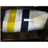 Image 1 : VINTAGE KING SIZE HUDSON BAY POINT BLANKET 100% WOOL