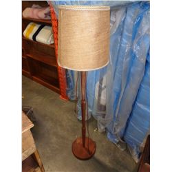 WOOD FLOOR LAMP