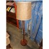 Image 1 : WOOD FLOOR LAMP