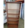 Image 2 : TALL PINE BOOKSHELF