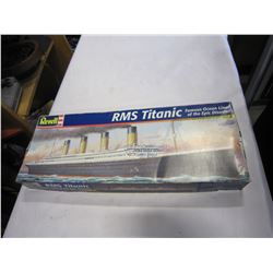 RMS TITANIC MODEL