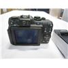 Image 3 : CANON V12 CAMERA W/ CHARGER
