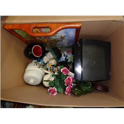 BOX OF DECORATIVE COLLECTIBLES