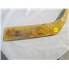 Image 4 : HOCKEY STICK (SASKATOON QUAKERS 1962-63) *SIGNED*