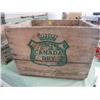 Image 1 : WOODEN POP CRATE (CANADA DRY)