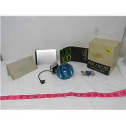 POLOAROID ACCESSORIES (FLASH, BULBS) *IN ORIGINAL BOX*