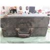 Image 2 : VINATAGE PHONOGRAPH (PEERLESS JUNIOR) *CASE TORN*