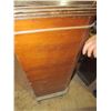 Image 5 : UPRIGHT CABINET RADIO (WESTINGHOUSE) VENEER IS GOOD *25 x 14.5 x 40 INCHES