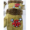 Image 3 : BEADED LEATHER MITTS (FUR TRIM) *MEN'S MEDIUM*