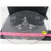 Image 2 : LOT OF 4 ASSORTED SERVING DISHES (10" PLATTER WITH LEGS, CANDLE HOLDERS AND ETCHED SUGAR BOWL)
