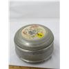 Image 2 : ALUMINUM JEWELLERY/POWDER BOX (MUSICAL MOVEMENT IS IN WORKING CONDITION) *5 INCHES ACROSS X 3 INCHES